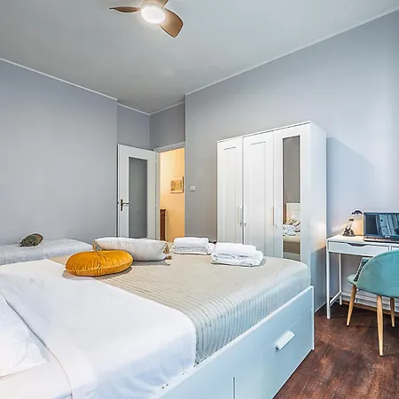 Iaia House - - Lingotto Miraflores Turin